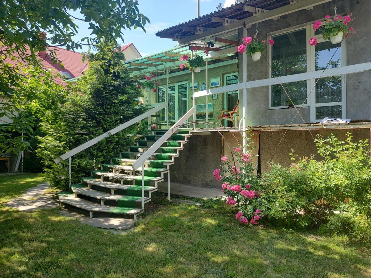 "Ранчо" - Тераса Квіти Сад Apartment Uzhhorod Exterior photo